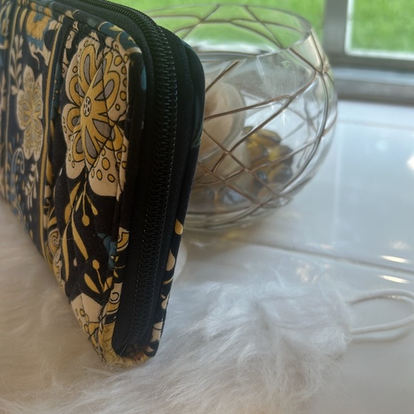Vera Bradley Ellie Elephant wallet, EUC - Picture 4 of 8